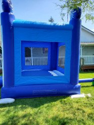 20200510 122426 1687496626 Frozen Themed Bounce House